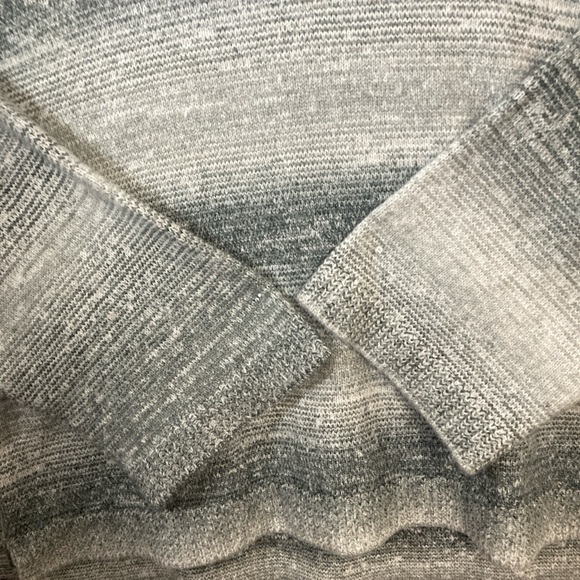 Women’s Grey White Stripe Shading Crowl Long Wide Sleeves Knit Sweater Pullover - Picture 4 of 5